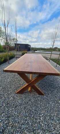 Iroko tuintafel