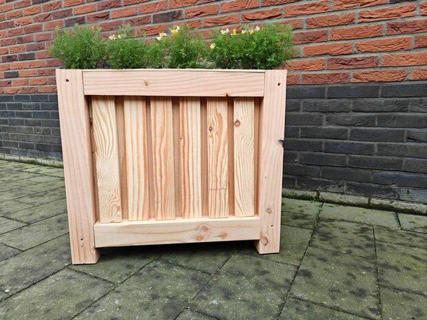 Plantenbak met rib ontwerp