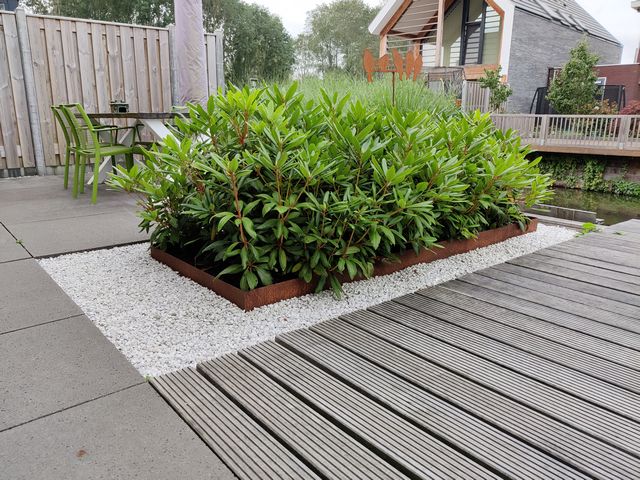 Roestkleurige plantenbak