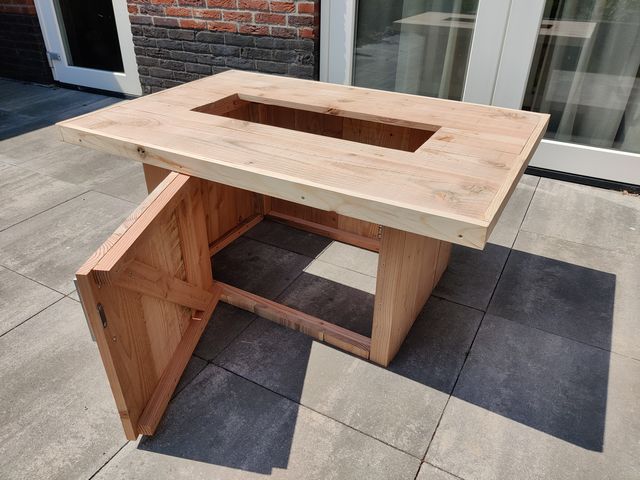 Tafel met uitsparing